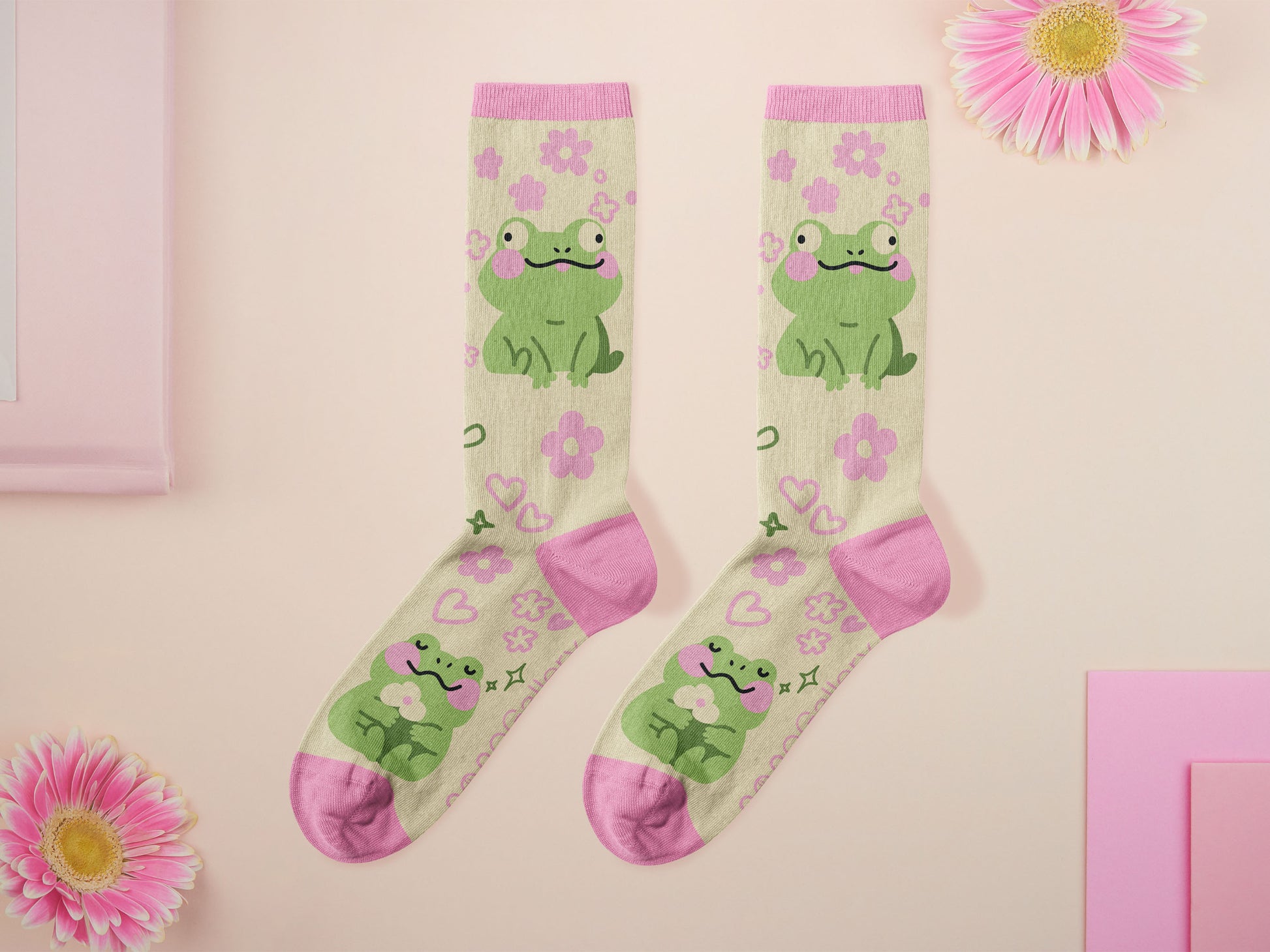 Cute knitted pastel cotton crew socks with different cute frogs pattern design