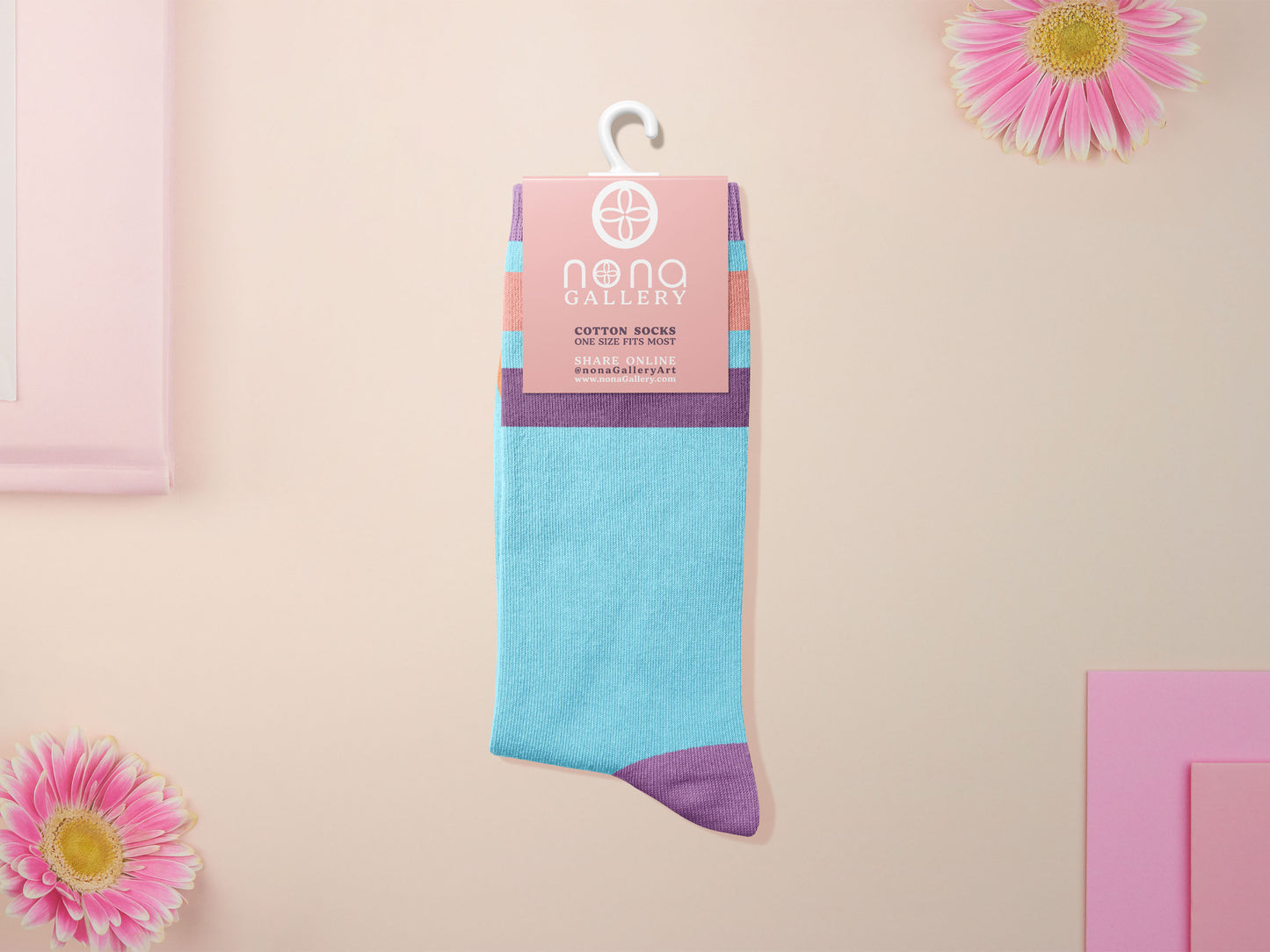 Cute knitted cotton crew socks with different cute cats and kittens pattern design on the toes of the socks.