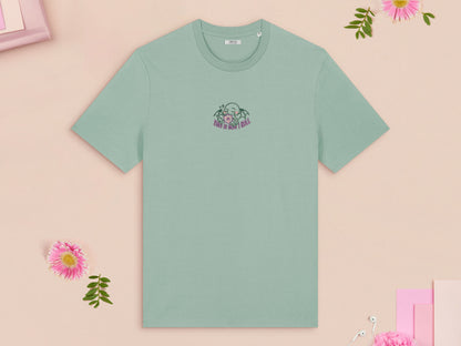 ¡Teletranspórtame! Quiero irme. Camiseta bordada de gato alienígena. 